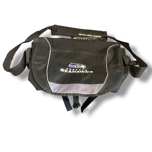 Seattle Seahawks Messenger Bag Black Season Ticket Holder Shoulder Pad - Picture 1 of 9